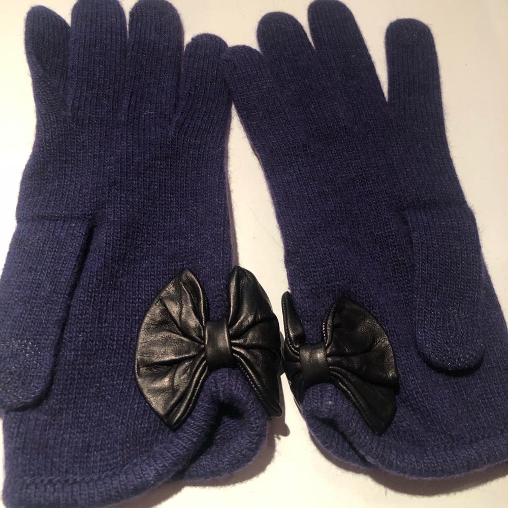 NWT Portolano Open Sesame Tech purple cashmere gloves w/ black leather bow
